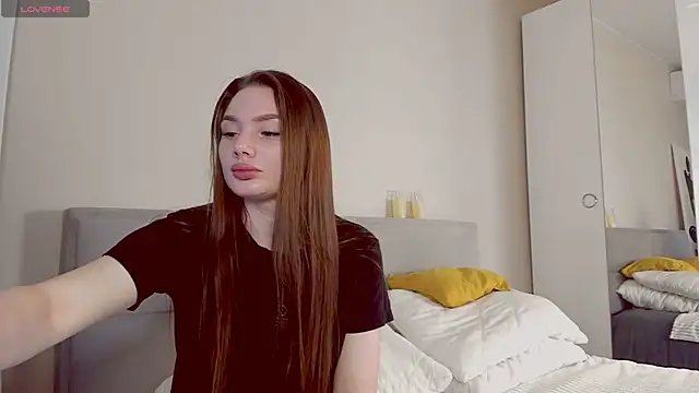 Aphrodite Portman online show from May 3, 2026, 1:55 am