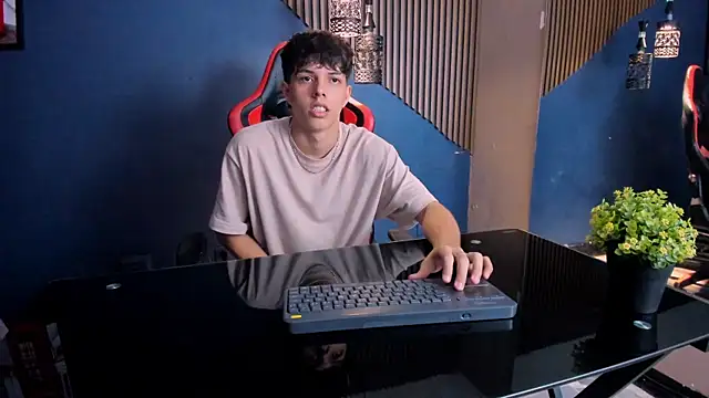 DamiaanXx online show from April 9, 2026, 1:05 pm