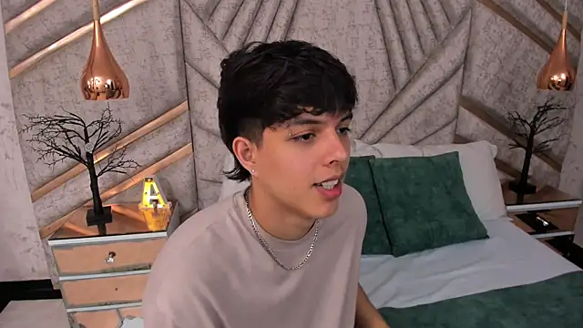 Snapshot of DamiaanXx chatting on June 6, 2026, 12:21 pm DamiaanXx online show from June 6, 2026, 12:21 pm