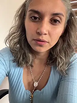 Snapshot of Isabella_varella- chatting on May 21, 2026, 3:08 pm Isabella varella- online show from May 21, 2026, 3:08 pm