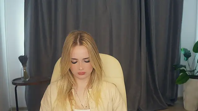 Snapshot of StephenHurban chatting on April 3, 2026, 12:25 pm StephenHurban online show from April 3, 2026, 12:25 pm