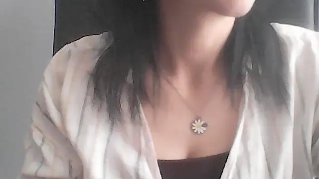 Snapshot of sara_41 chatting on April 27, 2026, 9:40 am sara 41 online show from April 27, 2026, 9:40 am