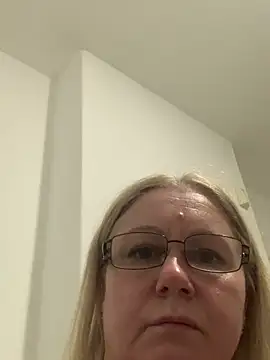 MilaLila204 online show from April 19, 2026, 6:10 pm