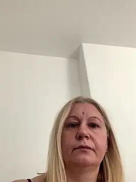 MilaLila204 online show from April 21, 2026, 9:37 am