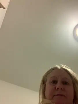 MilaLila204 online show from April 21, 2026, 9:50 pm