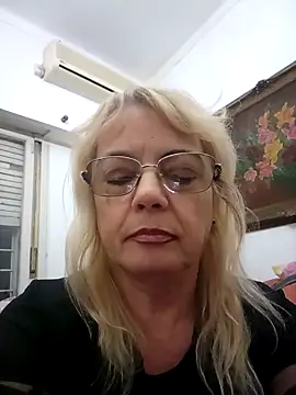 MatureElegantWidow online show from May 2, 2026, 11:21 pm