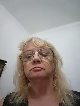 MatureElegantWidow online show from June 3, 2026, 9:53 pm