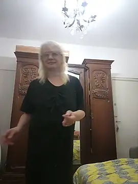 MatureElegantWidow online show from June 18, 2026, 11:42 pm