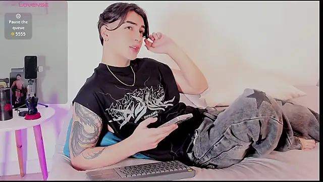 Snapshot of Thiago_angel chatting on April 22, 2026, 6:05 am Thiago angel online show from April 22, 2026, 6:05 am