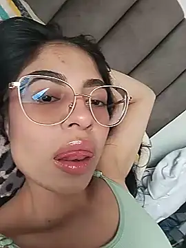 Lucietakeme online show from June 9, 2026, 7:47 pm