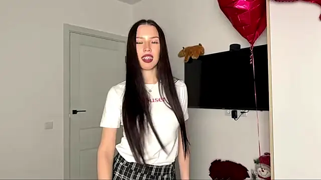 PalmiraJaussen online show from April 3, 2026, 5:11 pm