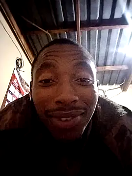 Snapshot of alphamale25 chatting on May 5, 2026, 10:29 pm alphamale25 online show from May 5, 2026, 10:29 pm