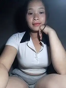 Snapshot of Liss-mimi chatting on April 14, 2026, 2:45 pm Liss-mimi online show from April 14, 2026, 2:45 pm