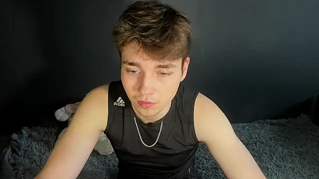 zeriax online show from April 7, 2026, 1:39 am