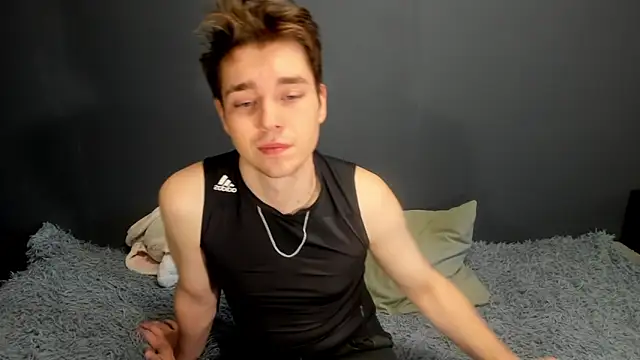 zeriax online show from April 17, 2026, 2:14 am