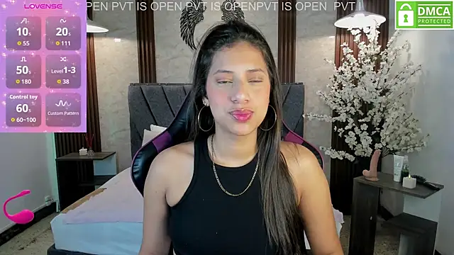 Atiena  online show from April 28, 2026, 7:19 pm