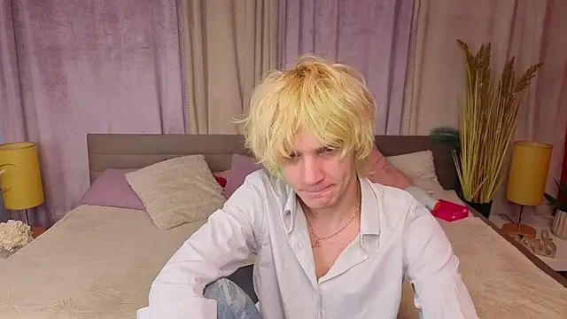 Snapshot of JameMilann chatting on April 13, 2026, 6:19 am JameMilann online show from April 13, 2026, 6:19 am