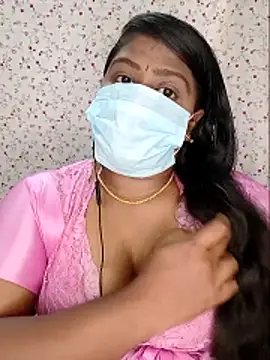 Romantic Woman online show from May 2, 2026, 6:35 pm