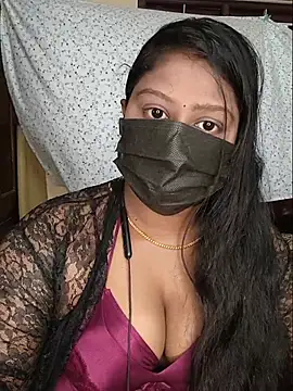 Romantic Woman online show from May 18, 2026, 4:07 am