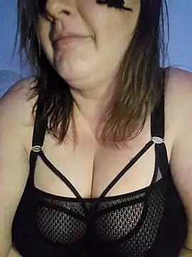 Blondibaby online show from April 18, 2026, 7:51 pm