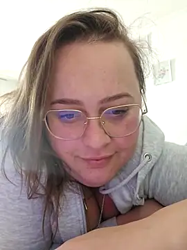 Blondibaby online show from May 19, 2026, 6:20 am