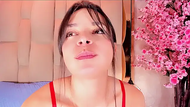 Snapshot of Lady_01 chatting on April 9, 2026, 2:11 pm Lady 01 online show from April 9, 2026, 2:11 pm