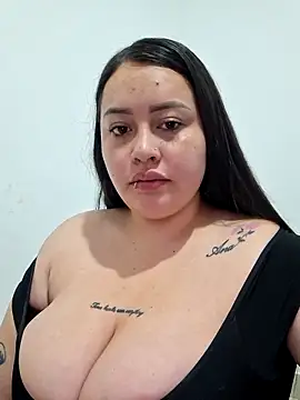 Stefiilove- online show from April 8, 2026, 3:23 pm