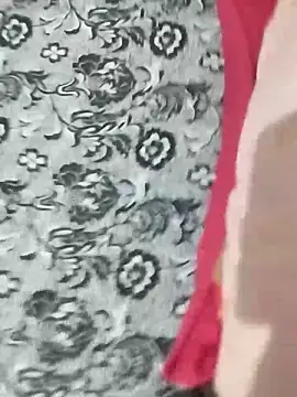 Snapshot of burguesinha chatting on April 5, 2026, 10:01 am burguesinha online show from April 5, 2026, 10:01 am