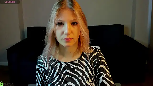 Snapshot of Angelina_Becker chatting on April 17, 2026, 1:19 am Angelina Becker online show from April 17, 2026, 1:19 am