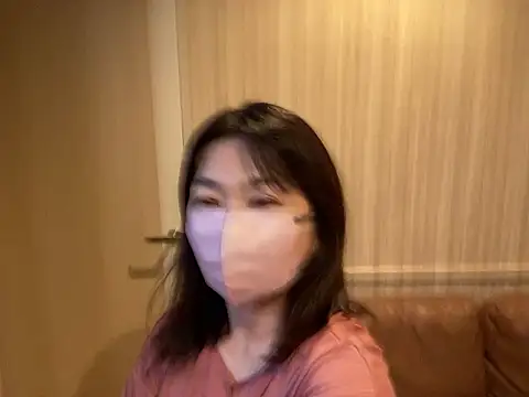 Snapshot of lemonade_madame chatting on May 5, 2026, 11:24 pm lemonade madame online show from May 5, 2026, 11:24 pm