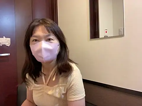 Snapshot of lemonade_madame chatting on July 31, 2026, 4:45 am lemonade madame online show from July 31, 2026, 4:45 am