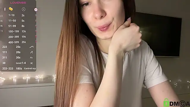VioletLyn online show from May 27, 2026, 6:16 pm