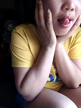   Amanda   online show from April 12, 2026, 1:21 am