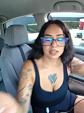 Controllercutie online show from May 24, 2026, 5:51 pm
