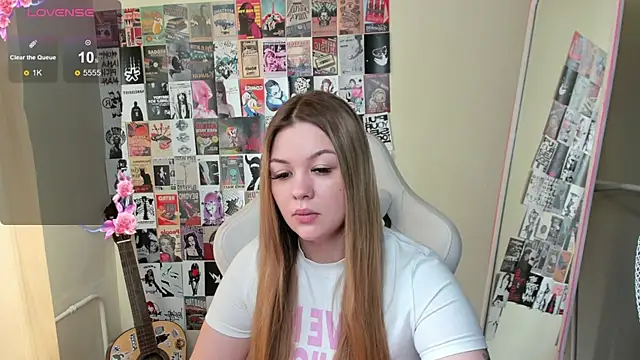Snapshot of AmeliePeach chatting on May 2, 2026, 1:54 am AmeliePeach online show from May 2, 2026, 1:54 am