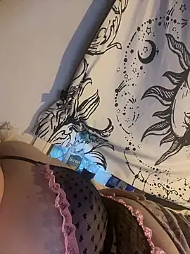 avery  1 online show from April 27, 2026, 8:07 pm