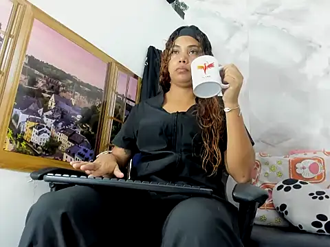 EllyBloom online show from May 8, 2026, 1:38 pm