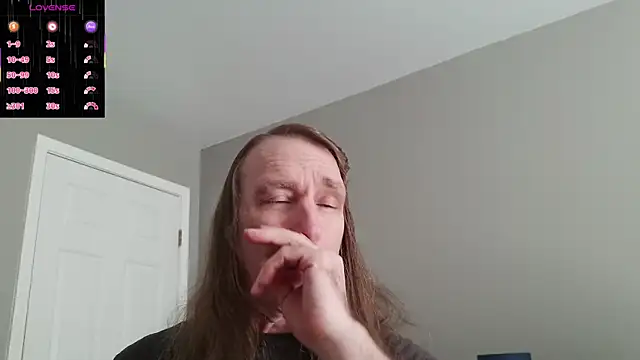 Snapshot of Magnus_Luv chatting on June 5, 2026, 12:44 pm Magnus Luv online show from June 5, 2026, 12:44 pm