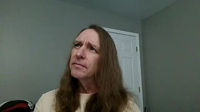 Snapshot of Magnus_Luv chatting on June 6, 2026, 8:02 pm Magnus Luv online show from June 6, 2026, 8:02 pm
