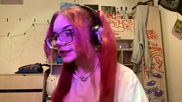 RedHeadCat online show from April 18, 2026, 9:37 pm
