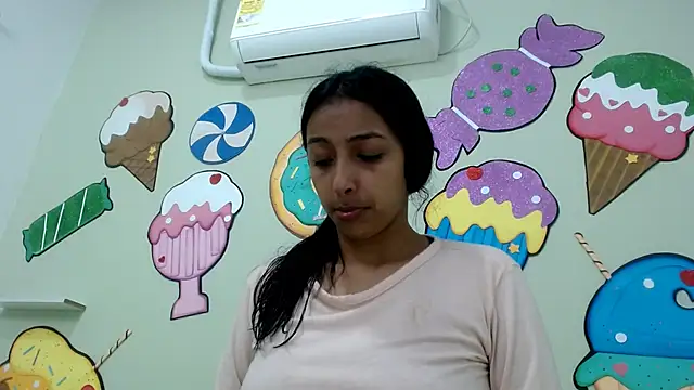 pamelaskiny20 online show from May 25, 2026, 4:29 am