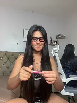 JassmineLove online show from April 28, 2026, 4:56 pm