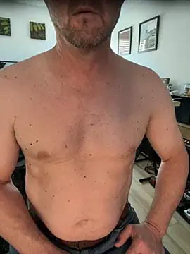 GeetarLuvver online show from April 5, 2026, 5:32 pm