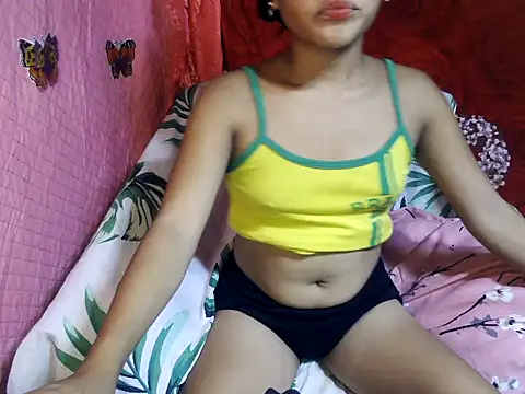 Snapshot of kiffy_miley79 chatting on June 4, 2026, 2:50 am kiffy miley79 online show from June 4, 2026, 2:50 am