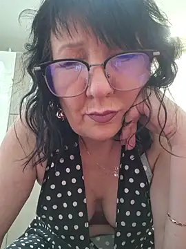 LaliaMia online show from April 16, 2026, 1:01 pm