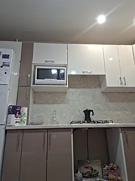 LaliaMia online show from April 21, 2026, 3:02 am