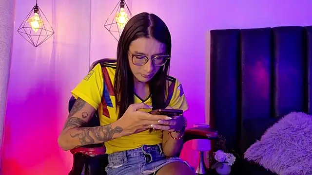 Snapshot of Maddie_Ray chatting on June 28, 2026, 5:35 am Maddie Ray online show from June 28, 2026, 5:35 am