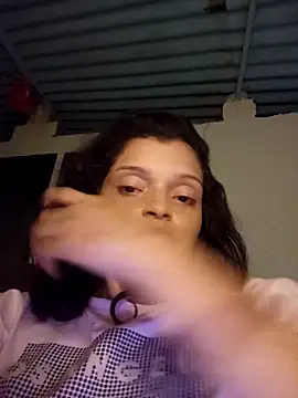 Snapshot of moni_dulcesita chatting on April 7, 2026, 7:20 am moni dulcesita online show from April 7, 2026, 7:20 am