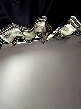 Simisingh1 online show from April 18, 2026, 6:50 am