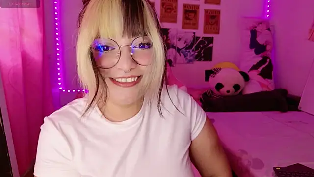 ZoeyDoll  online show from May 4, 2026, 8:38 pm